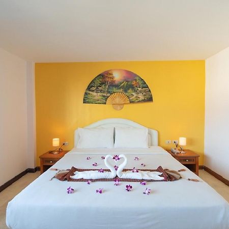 Bangla Star Hotel Phuket Екстериор снимка