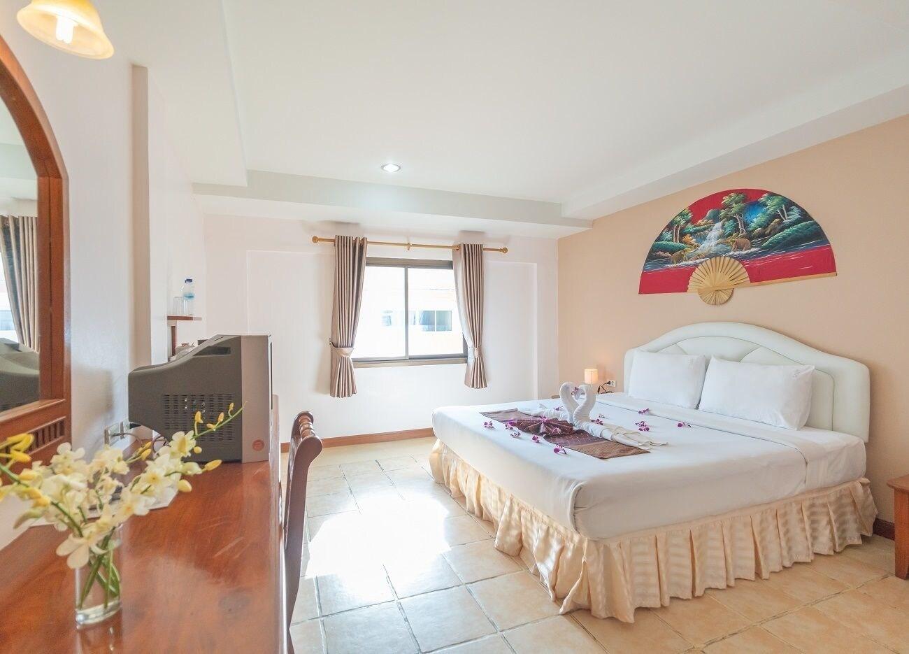 Bangla Star Hotel Phuket Екстериор снимка