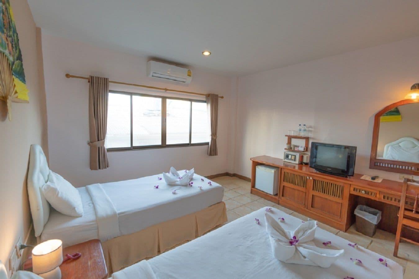 Bangla Star Hotel Phuket Екстериор снимка