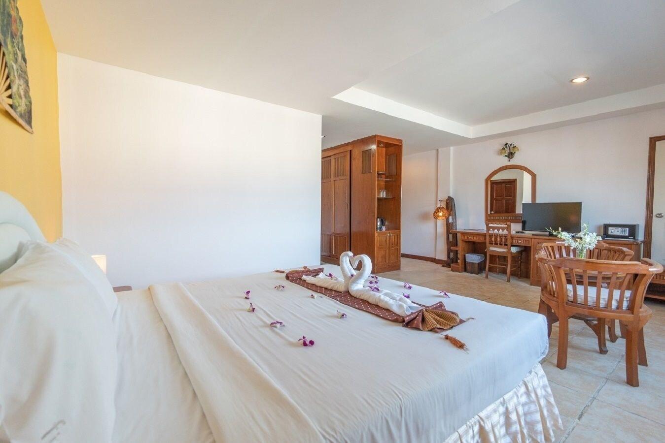 Bangla Star Hotel Phuket Екстериор снимка