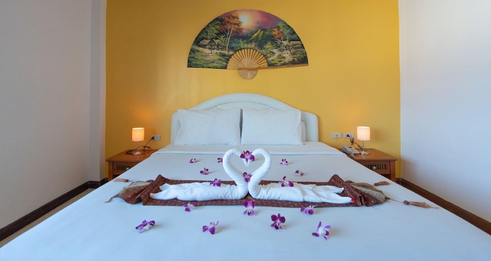 Bangla Star Hotel Phuket Екстериор снимка
