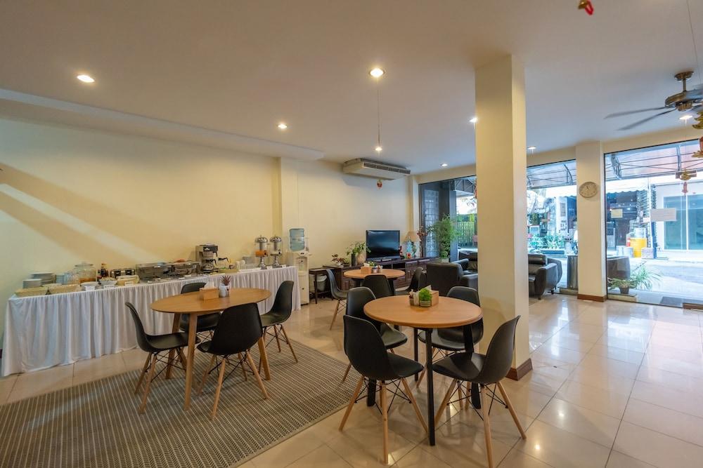 Bangla Star Hotel Phuket Екстериор снимка