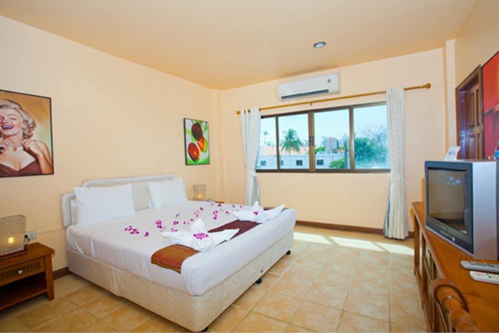 Bangla Star Hotel Phuket Екстериор снимка