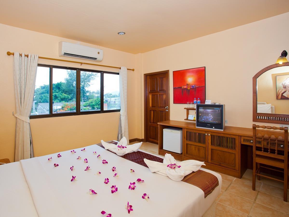 Bangla Star Hotel Phuket Екстериор снимка