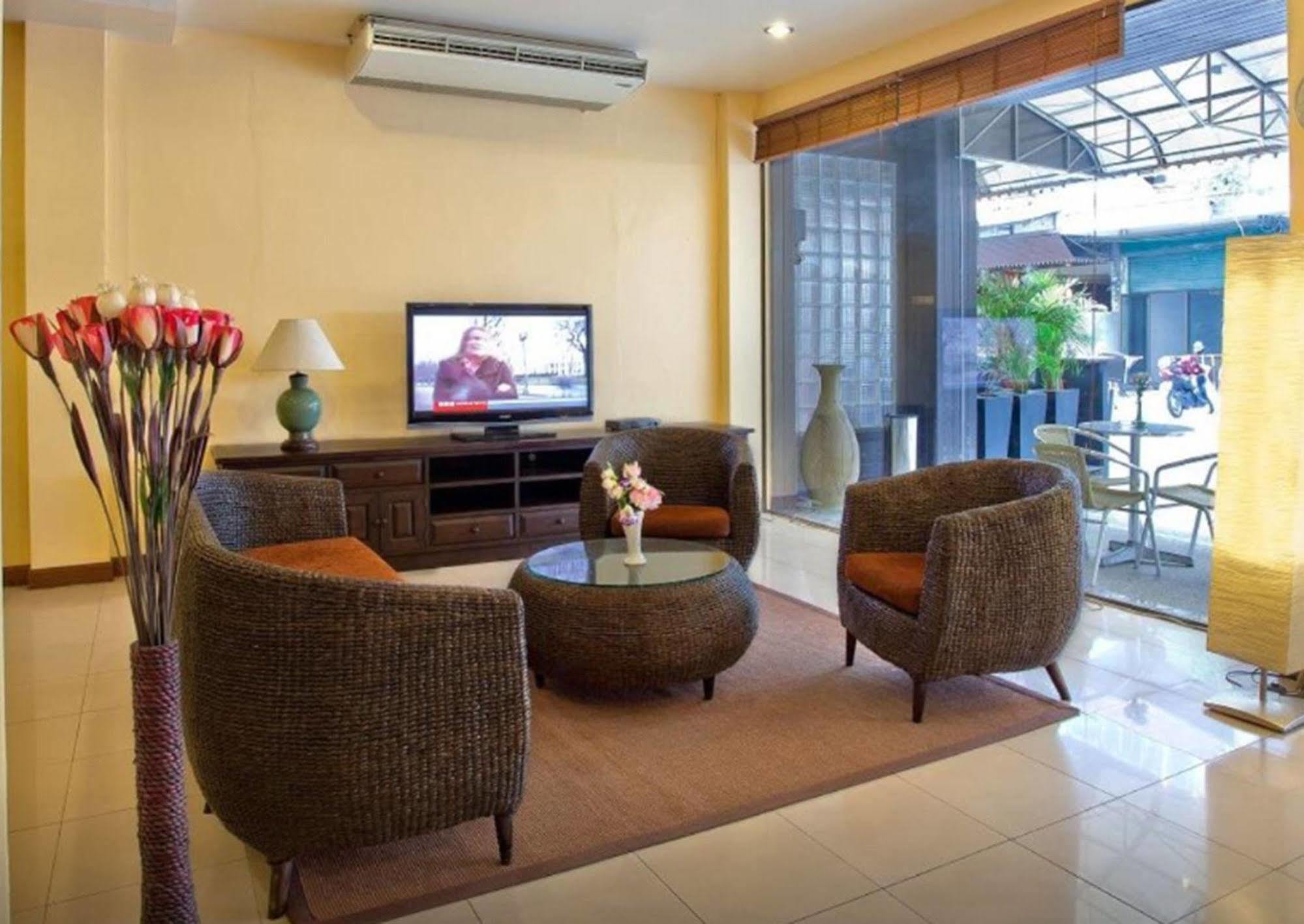 Bangla Star Hotel Phuket Екстериор снимка
