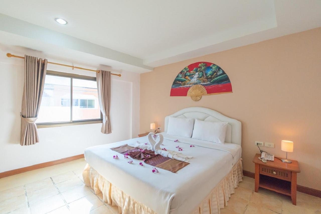 Bangla Star Hotel Phuket Екстериор снимка